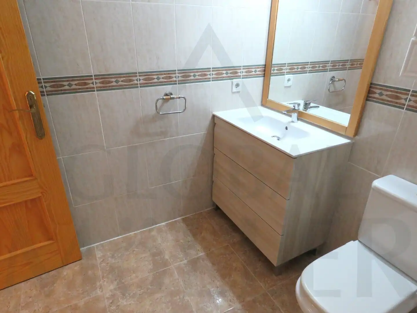 Baño de Piso en venta en Cartagena con Aire acondicionado, Horno y Microondas