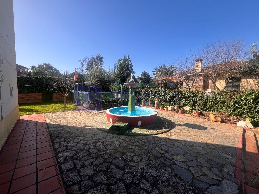 Jardín de Casa o chalet en venta en Cáceres Capital con Terraza y Piscina