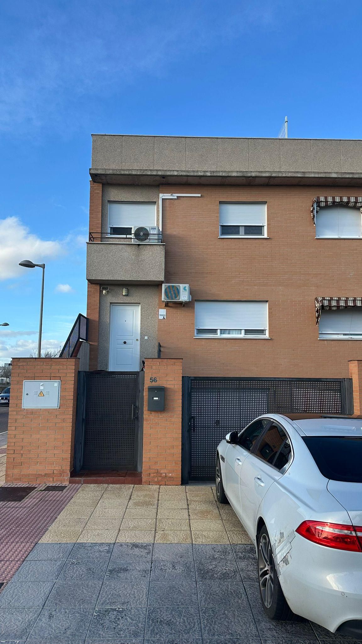 Casa adosada en venda a Oeste