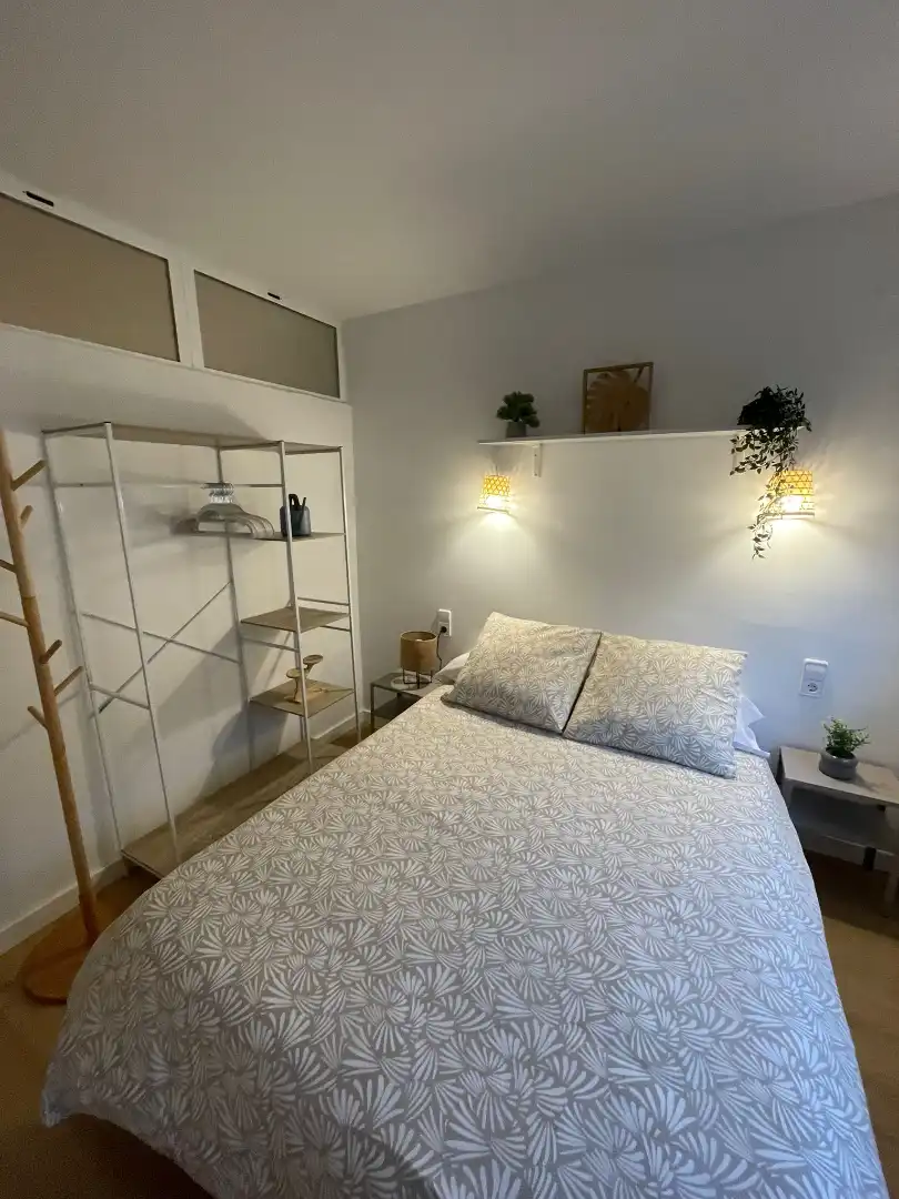 Bedroom of Flat for rent in Girona  with Heating, Furnished and Oven