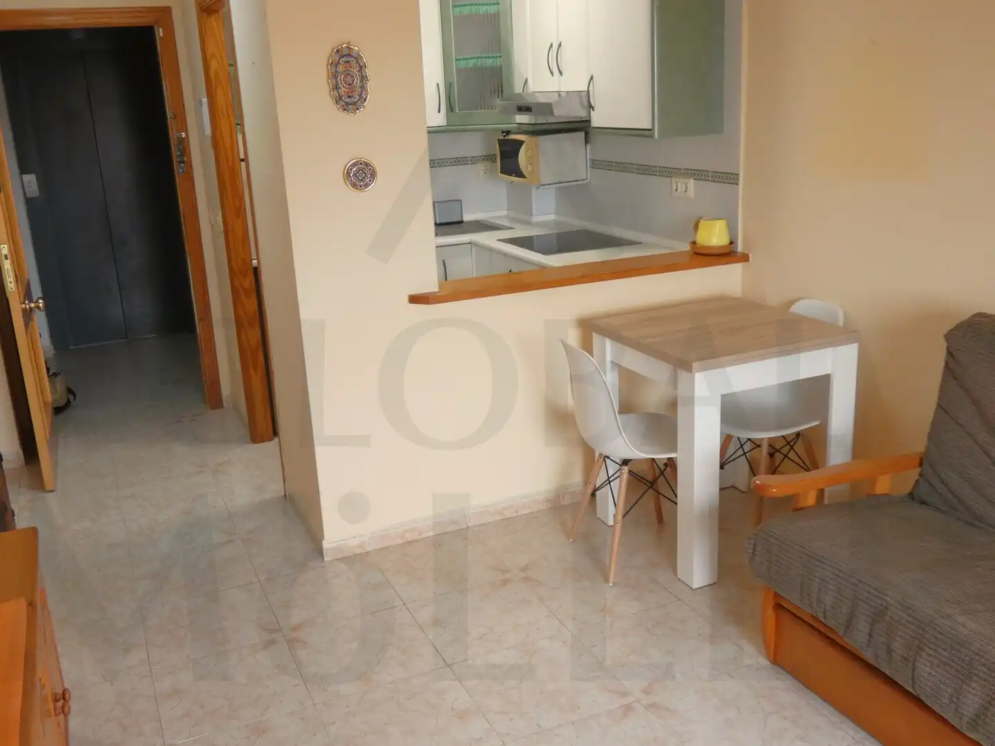 Cuina de Apartament de lloguer en Cartagena amb Terrassa, Moblat i Forn