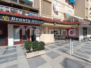Local comercial en venta en Avenida Alcoi