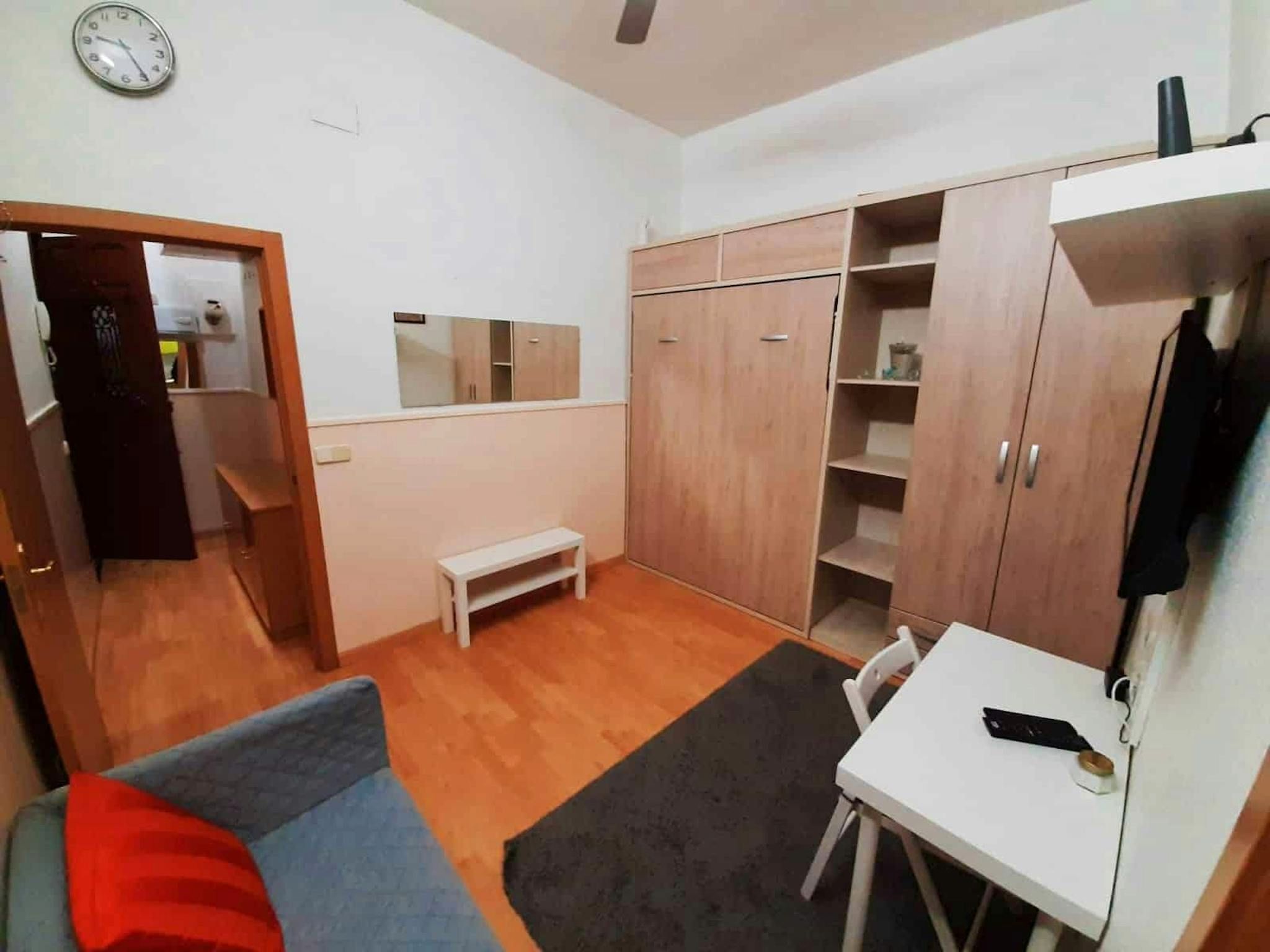 Bedroom of Flat to rent in  Madrid Capital  with Air Conditioner, Heating and Washing machine