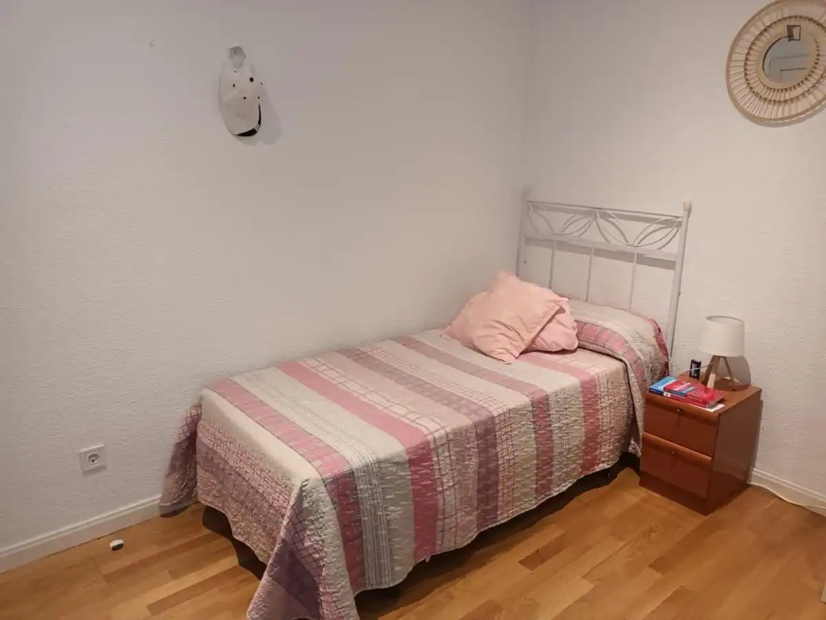 Room in Ciudad Jardín