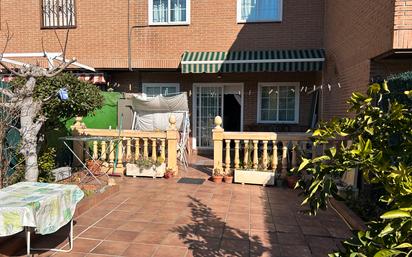 Terrasse von Einfamilien-Reihenhaus zum verkauf in Fuenlabrada mit Klimaanlage und Terrasse