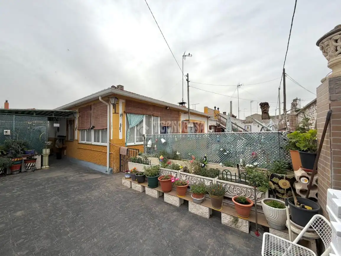 Vista exterior de Casa o chalet en venta en San Martín de la Vega con Calefacción, Jardín privado y Terraza