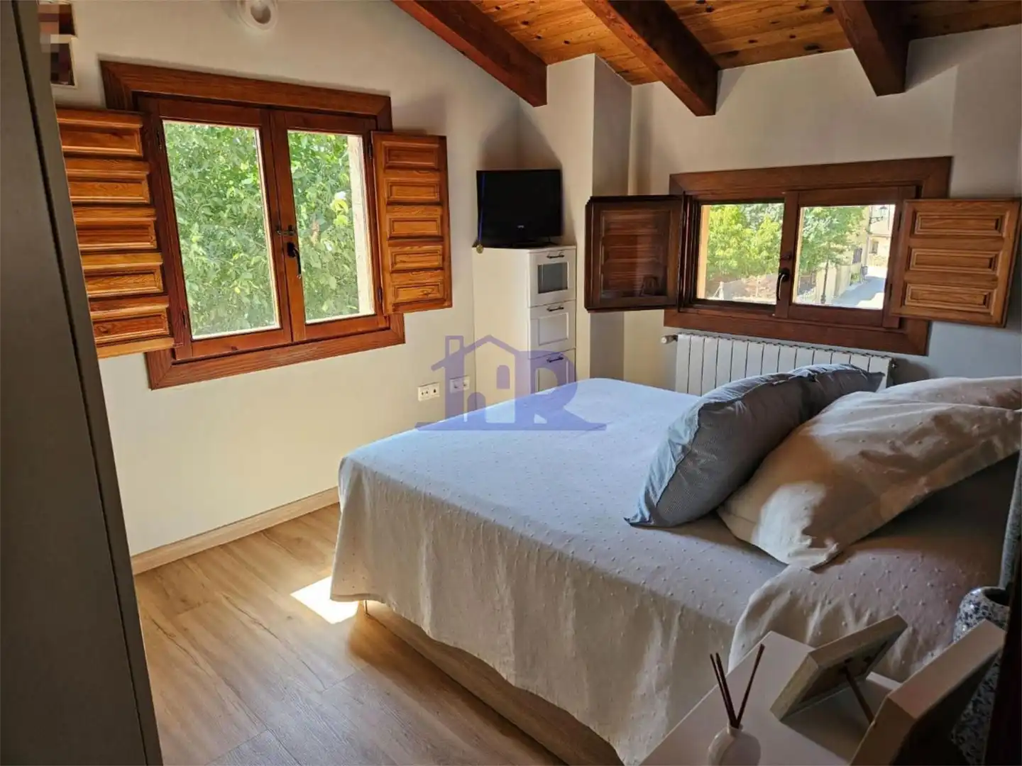 Dormitori de Casa o xalet en venda en Valdemeca amb Calefacció, Jardí privat i Parquet