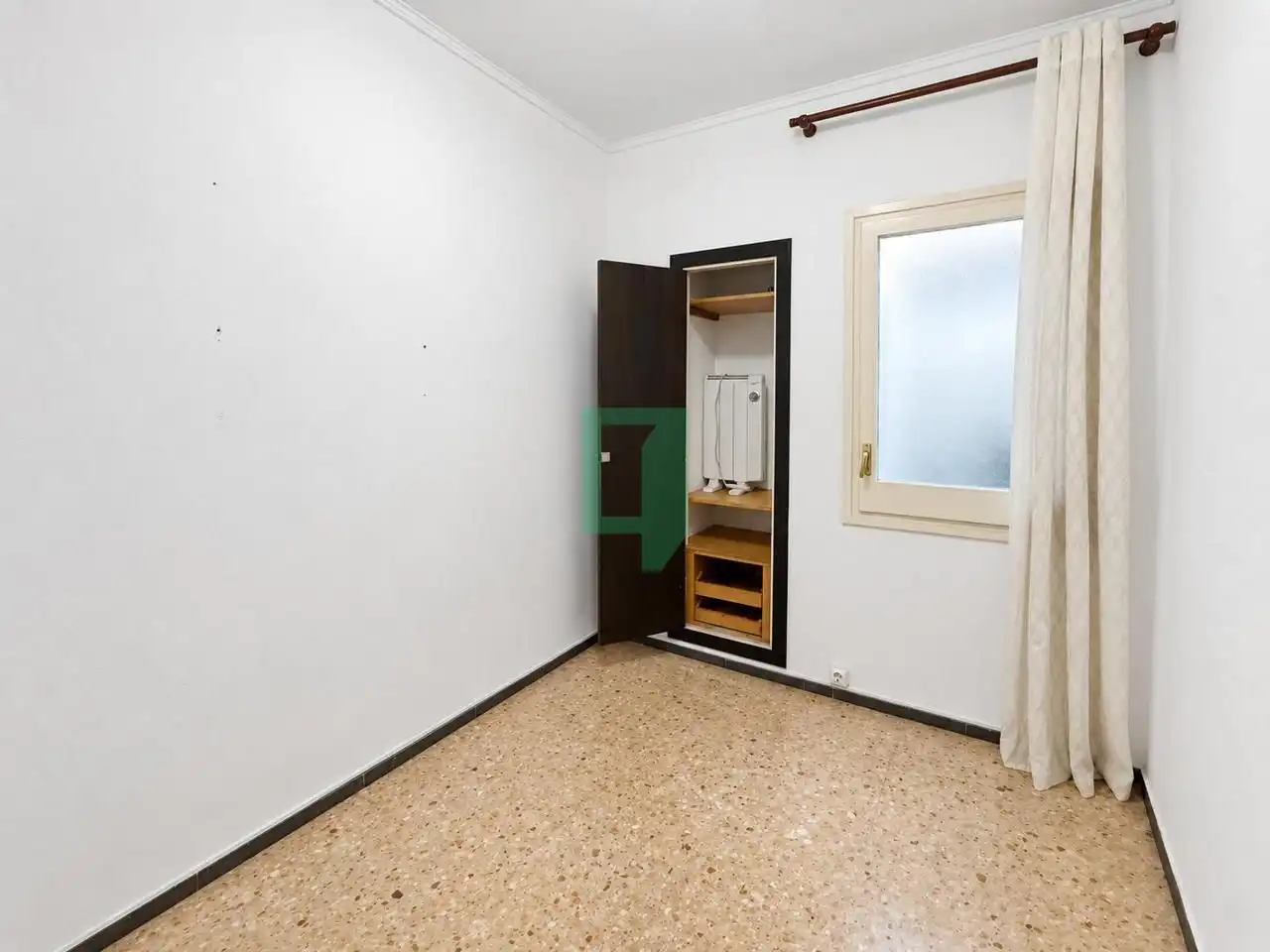 Bedroom of Flat for sale in Badalona  with Air Conditioner and Balcony