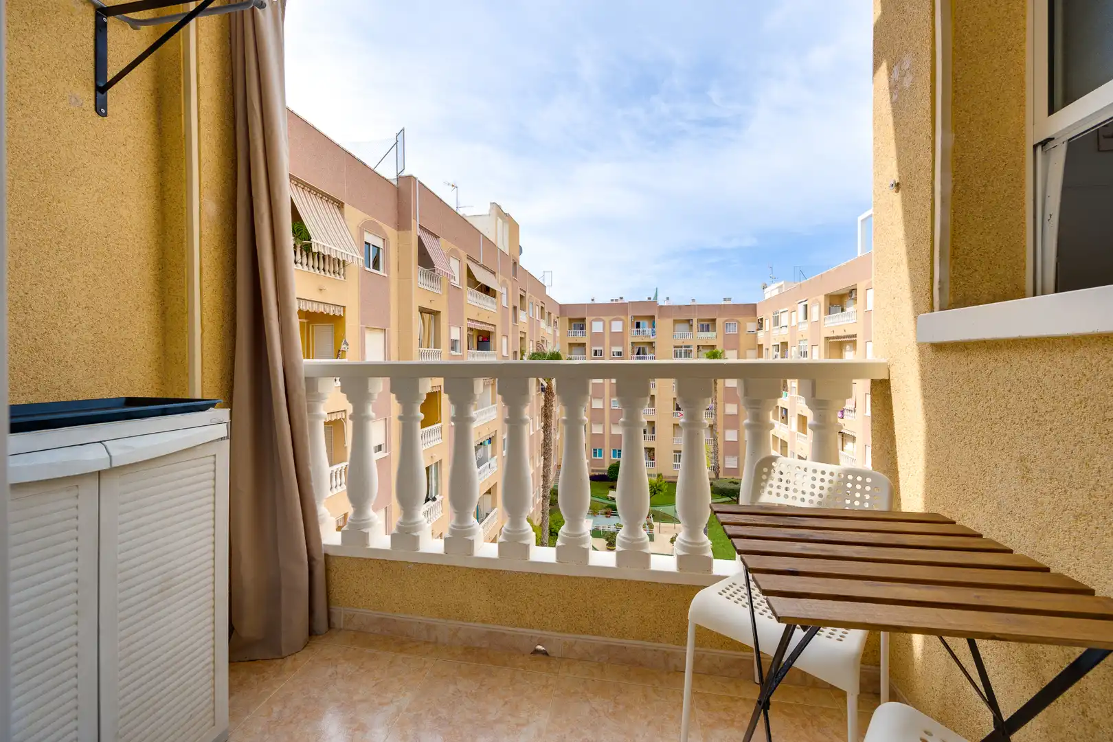 Terraza de Estudio en venta en Torrevieja con Terraza, Amueblado y Piscina comunitaria