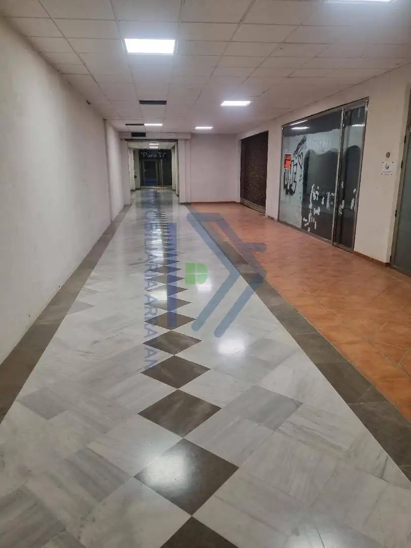 Local commercial à vendre à La Zubia Ciudad, imagen 3