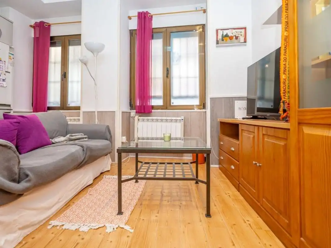 Sala d'estar de Planta baixa en venda en Madrid amb Calefacció, Terrassa i Moblat