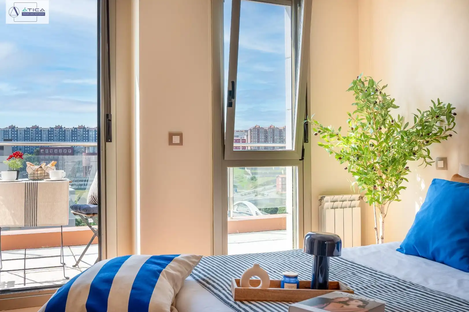 Terrasse von Dachboden zum Verkauf in Santander mit Heizung, Privatgarten und Parkett