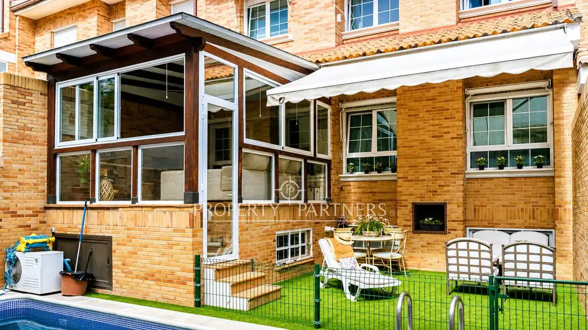 Terraza de Casa adosada en venta en Madrid con Aire acondicionado, Calefacción y Jardín privado