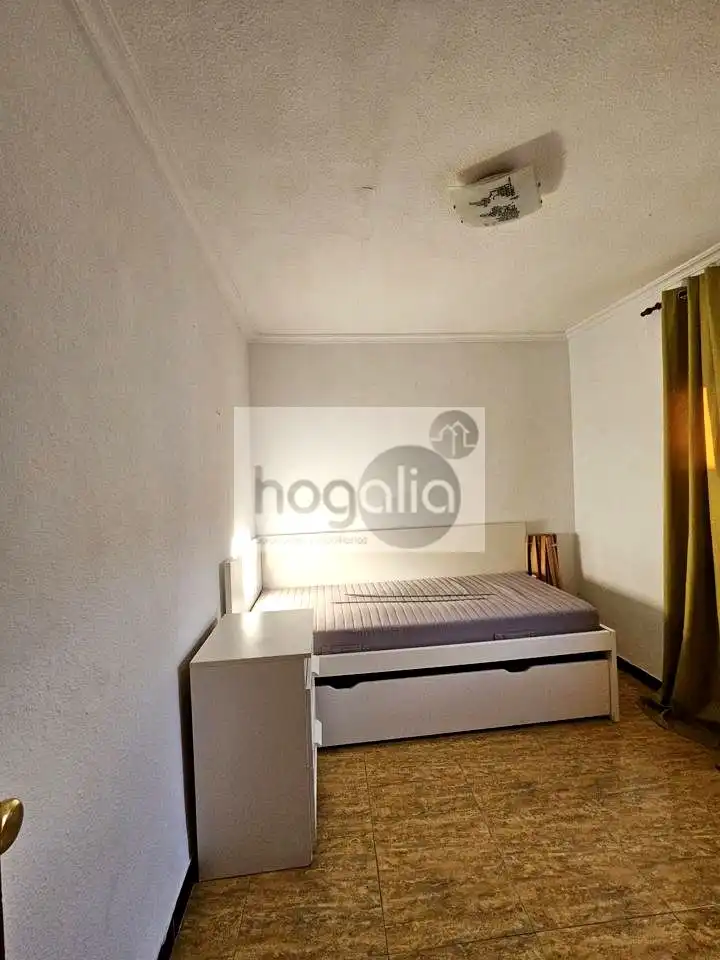 Schlafzimmer von Wohnung zur Miete in Sevilla mit Klimaanlage und Möbliert