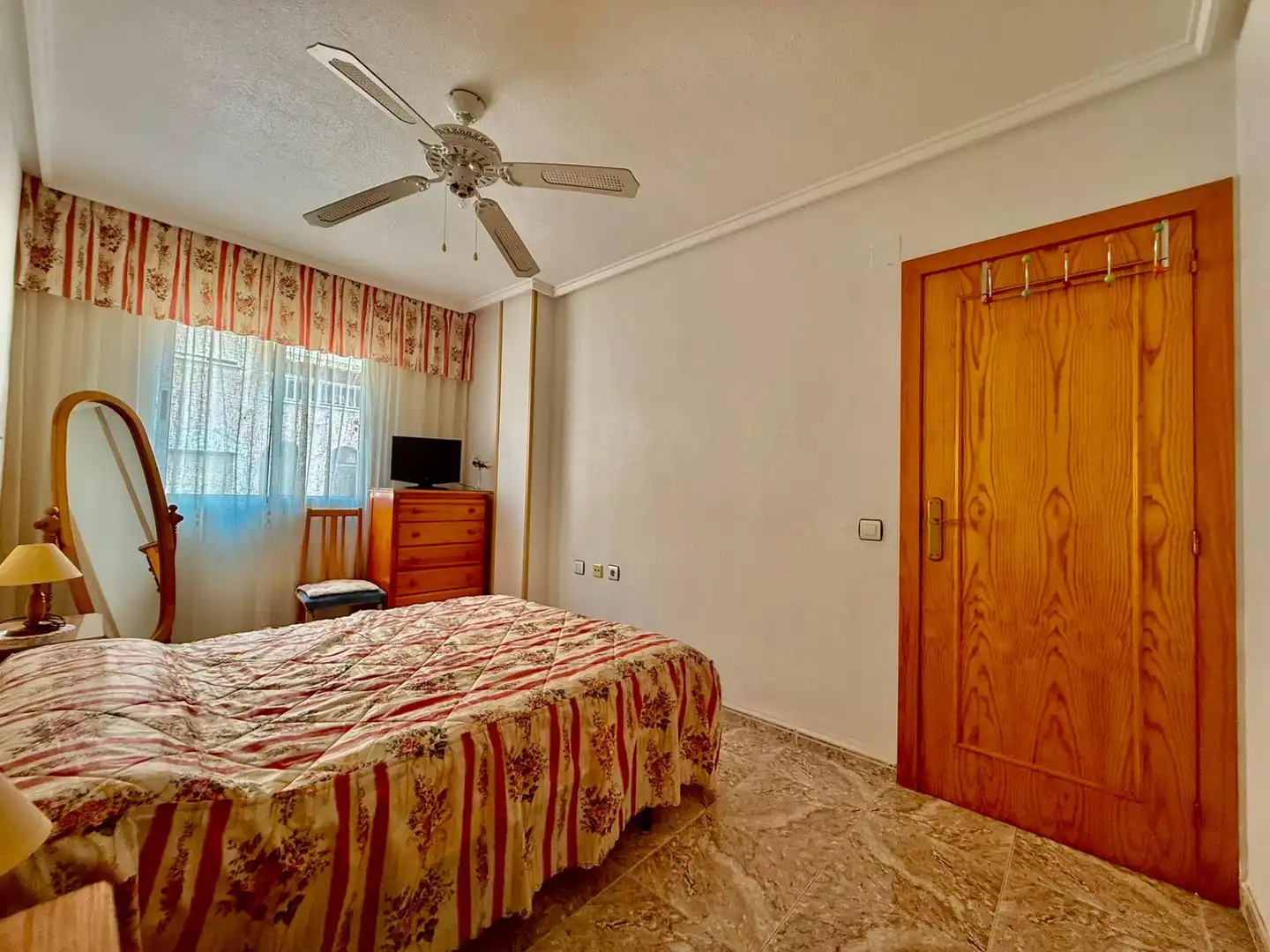 Apartamento con ascensor en venta en Avenida PINOSO DE 12, imagen 32