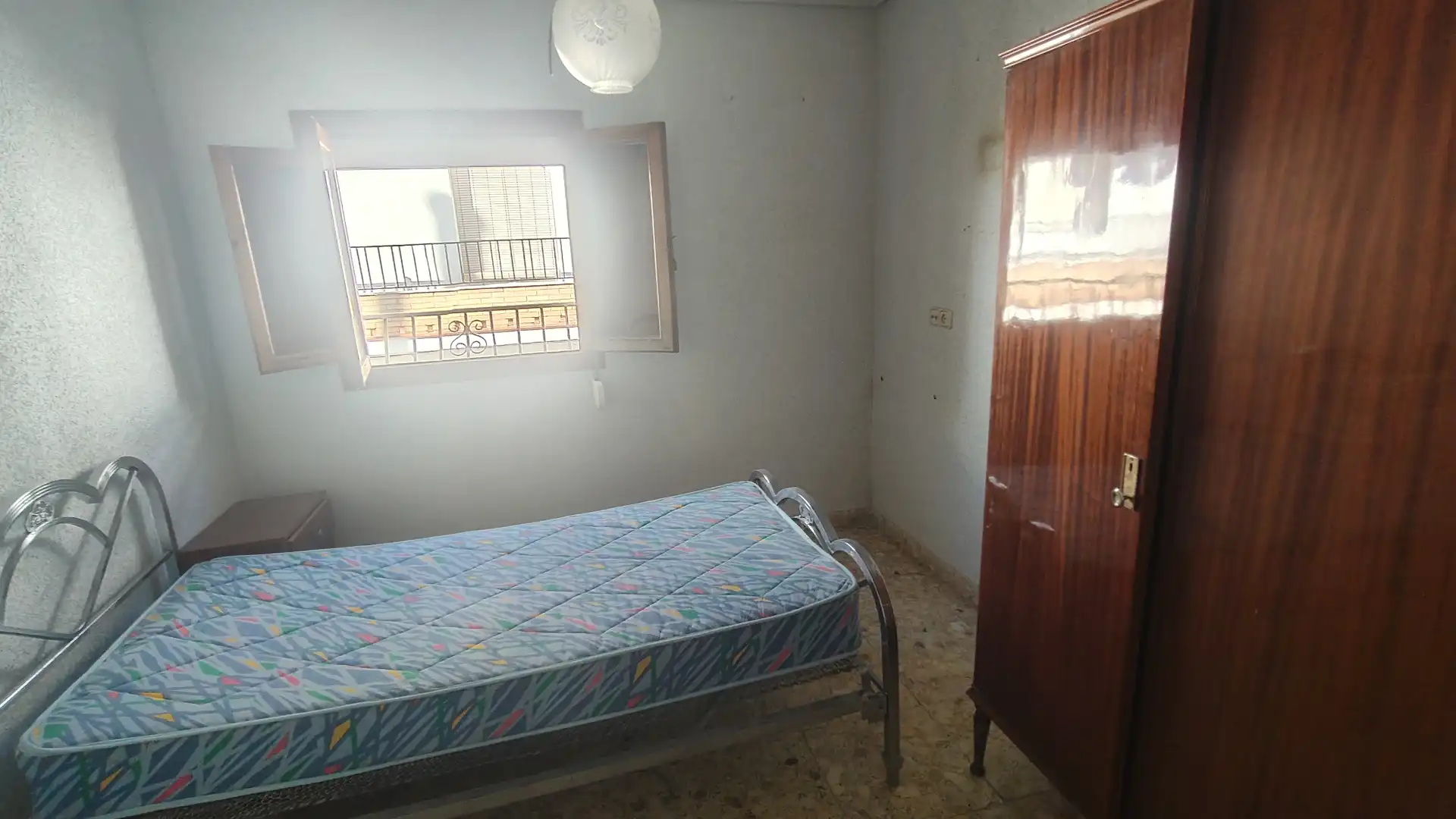 Dormitori de Casa o xalet en venda en Baza amb Moblat
