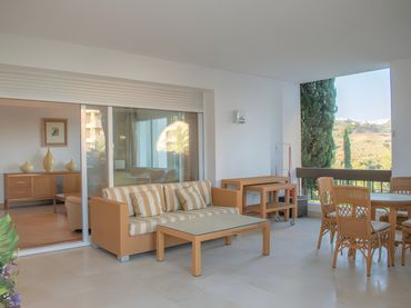 Bajo con piscina en venta en Río Real - Los Monteros