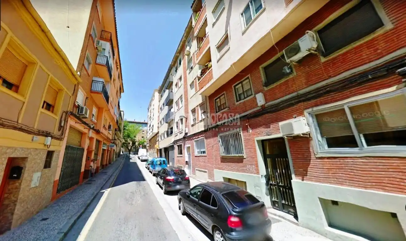Vista exterior de Piso en venta en  Zaragoza Capital con Calefacción y Balcón