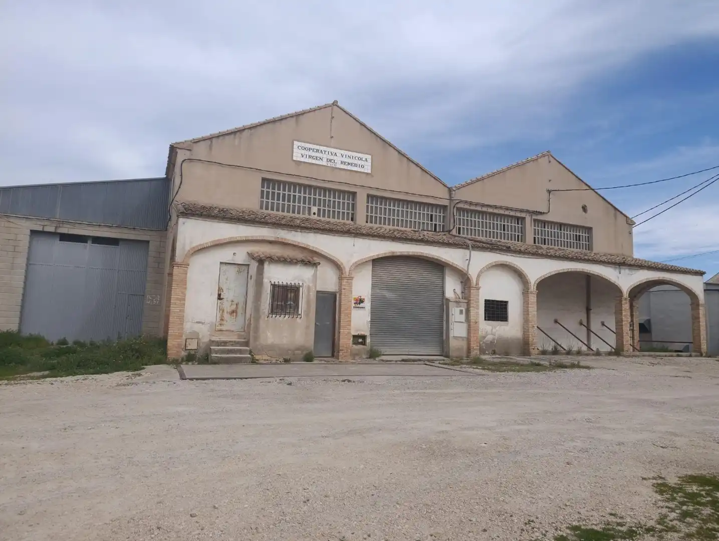 Vista exterior de Nau industrial en venda en Albaida