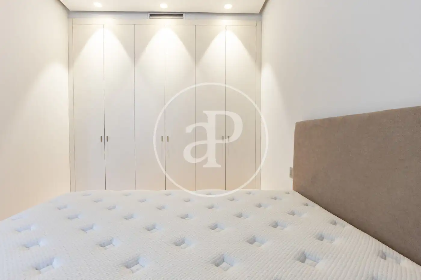 Habitación de Piso de alquiler en Valencia con Aire acondicionado, Calefacción y Trastero