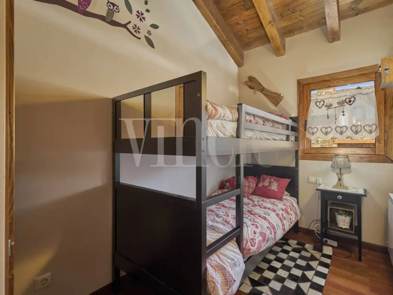 Dormitori de Casa adosada en venda en Isòvol amb Calefacció, Parquet i Terrassa