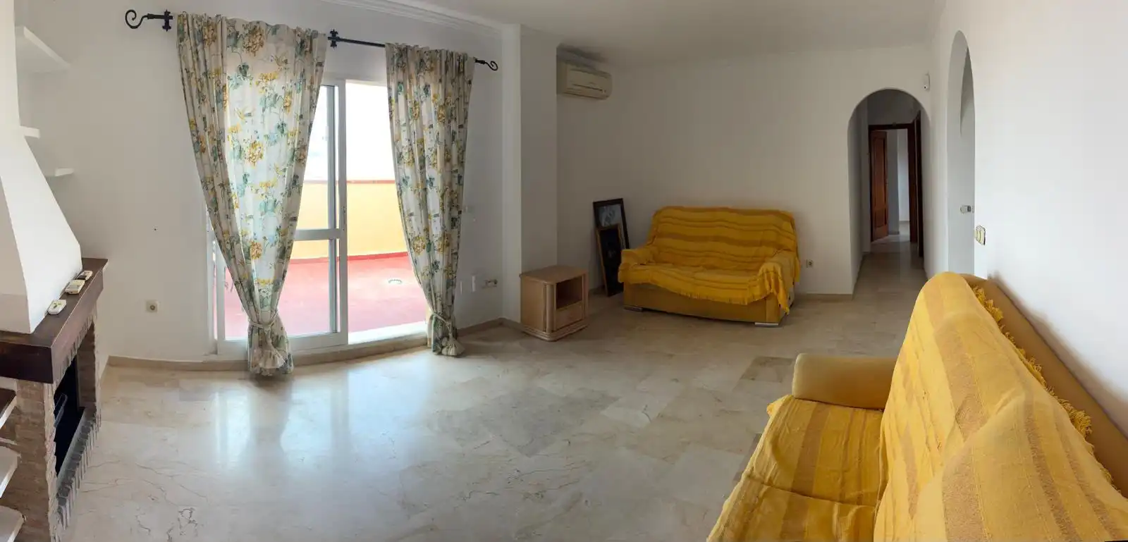 Wohnzimmer von Wohnung zum Verkauf in Fuengirola mit Klimaanlage, Terrasse und Möbliert