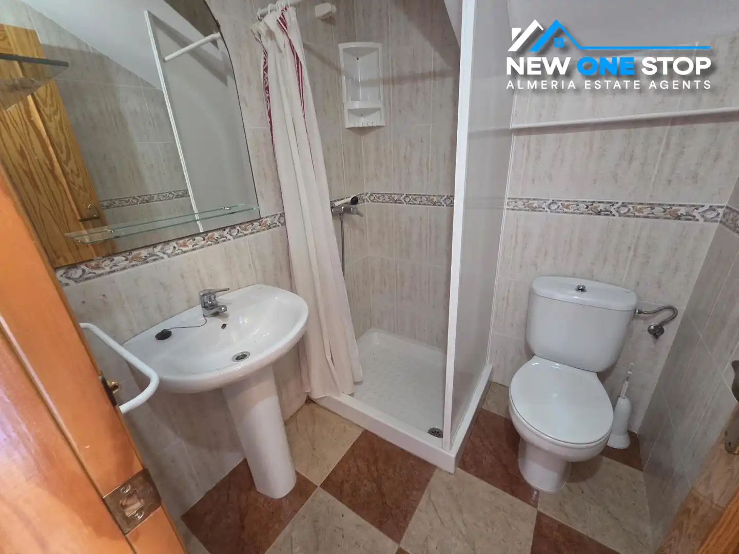 Bathroom of Detached homes for sale in Garrucha  with Terrace, Furnished and Oven