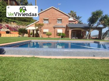 Casa con balcone in vendita a Carrer Major 232