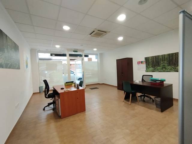 Local comercial en Alquiler en Calle Independencia en Tomelloso