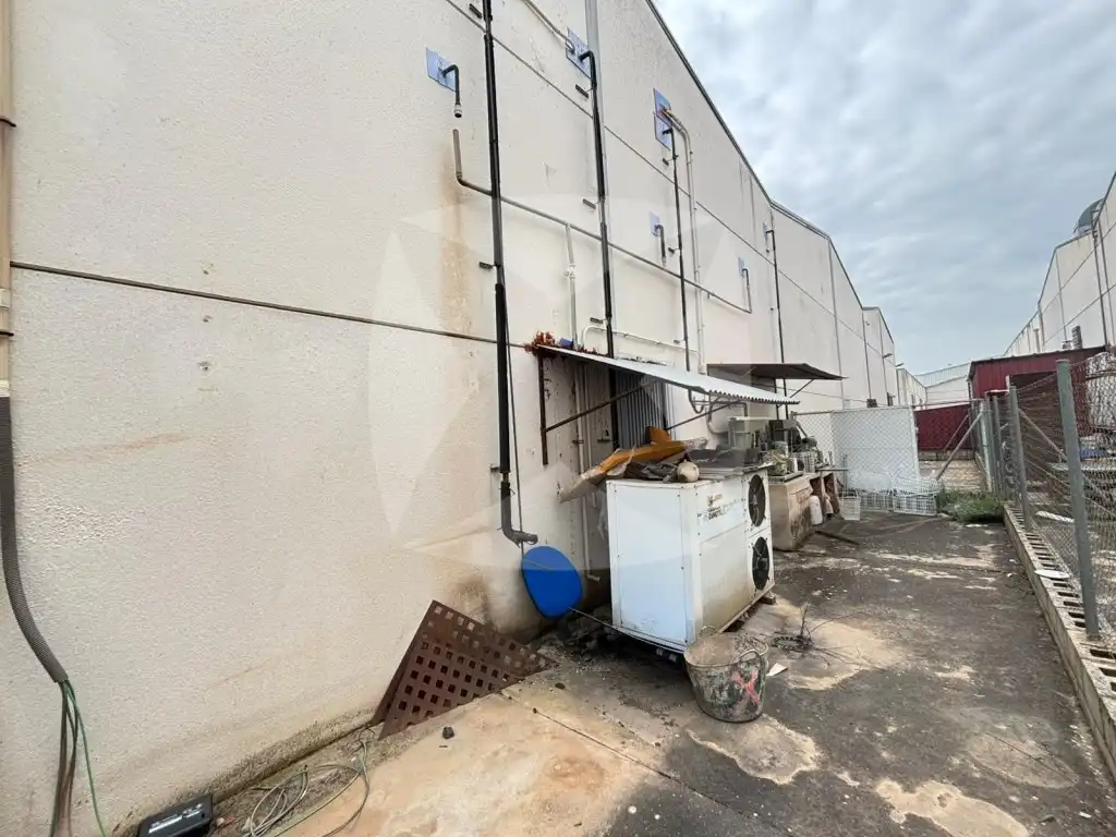 Industrial building to rent in Calle Nevero Diecinueve, imagen 24