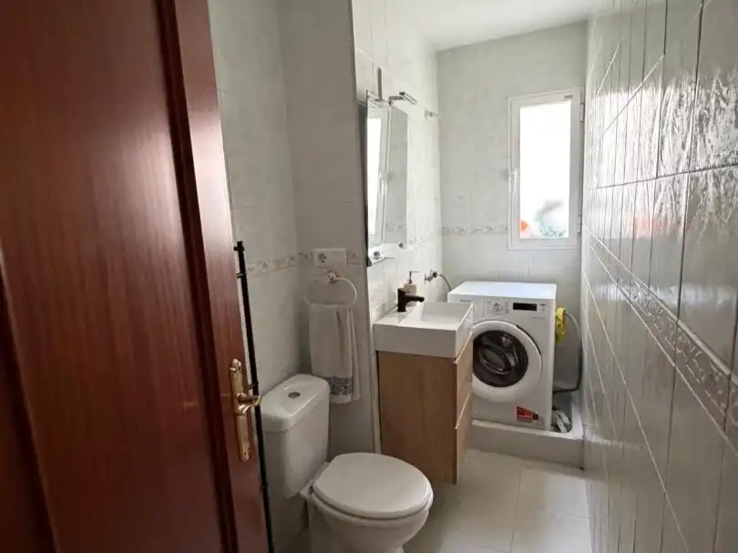 Badezimmer von Haus oder Chalet zum Verkauf in Güevéjar mit Privatgarten, Terrasse und Abstellraum