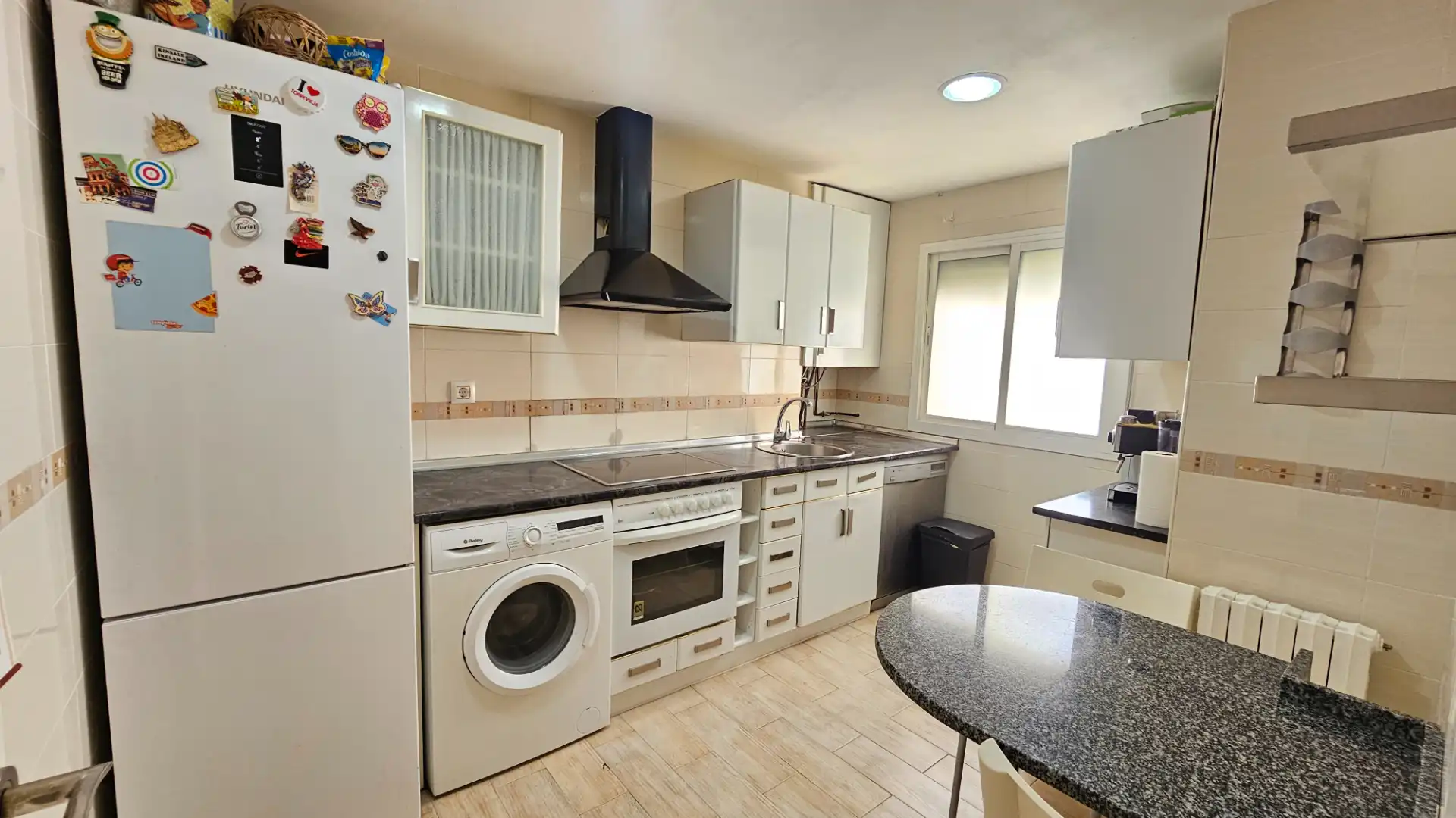 Cocina de Piso en venta en Zaragoza con Calefacción y Amueblado