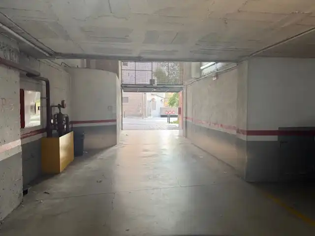 Parkplatz von Garage zum Verkauf in Barcelona mit Alarm