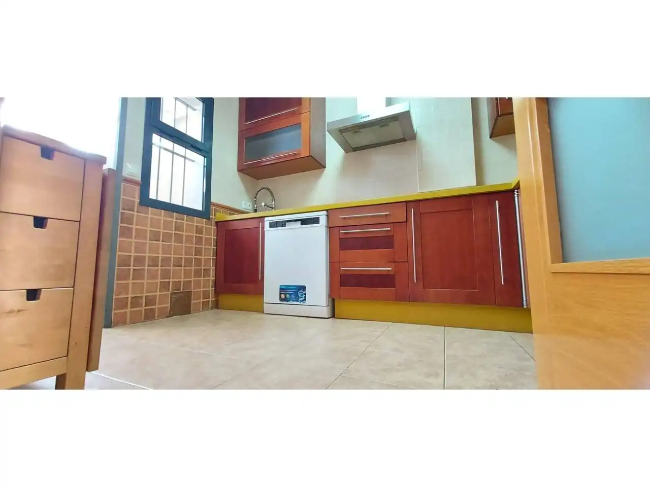 Cocina de Casa adosada de alquiler en Aljaraque con Terraza y Amueblado