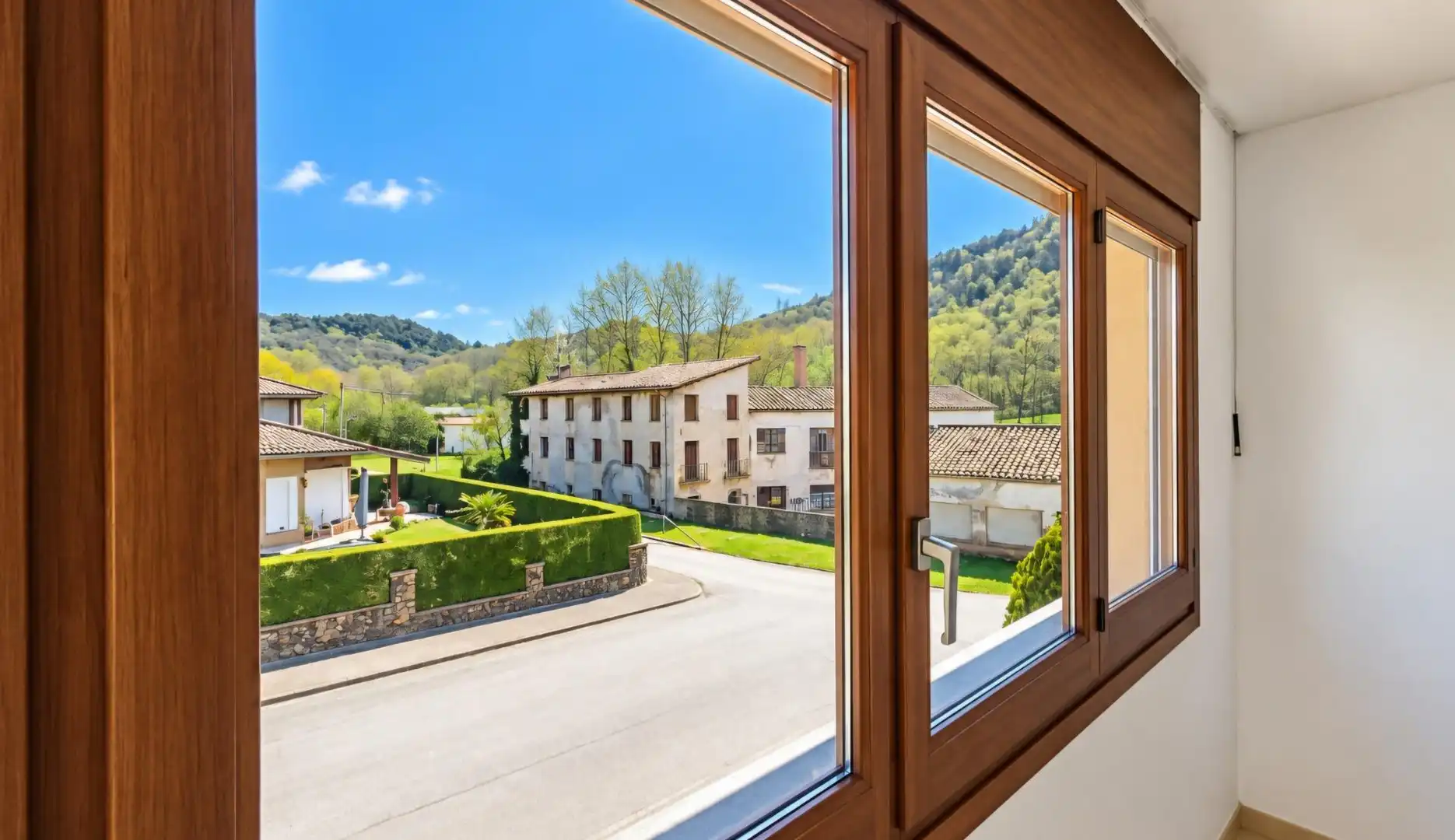 Detached house with garden for sale in Calle CL ISAAC ALBENIZ, imagen 7