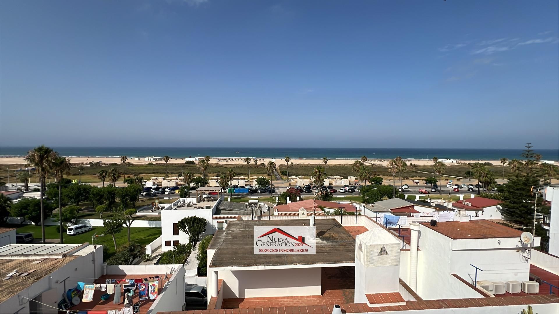 Vista exterior de Pis en venda en Conil de la Frontera amb Balcó