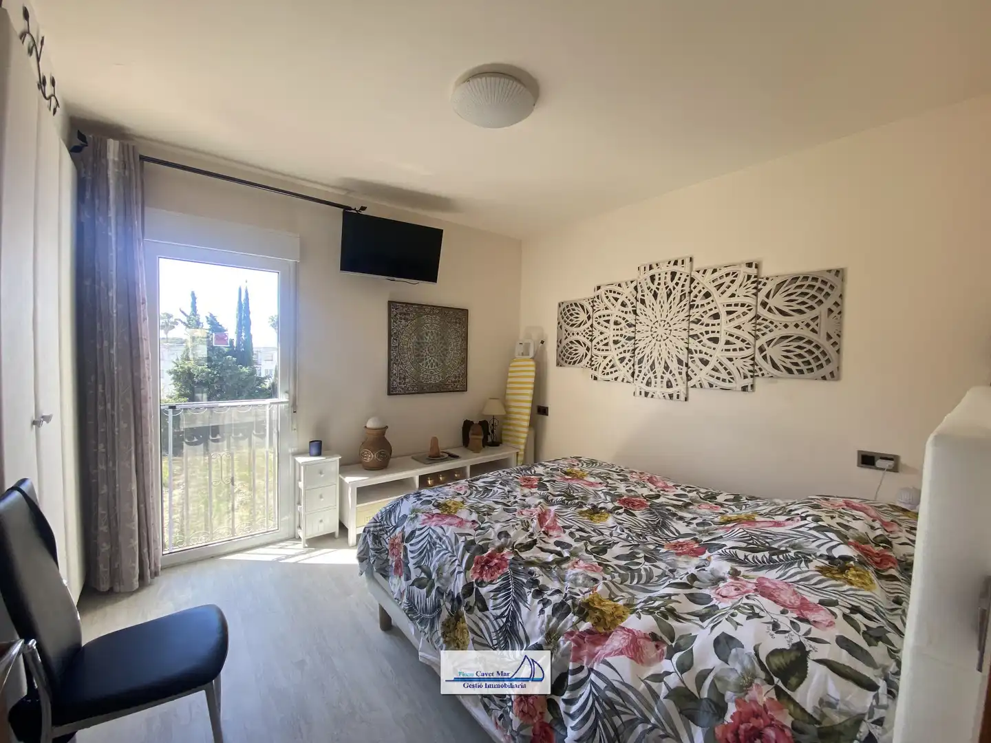 Dormitori de Apartament en venda en Cambrils amb Parquet, Moblat i Piscina comunitària
