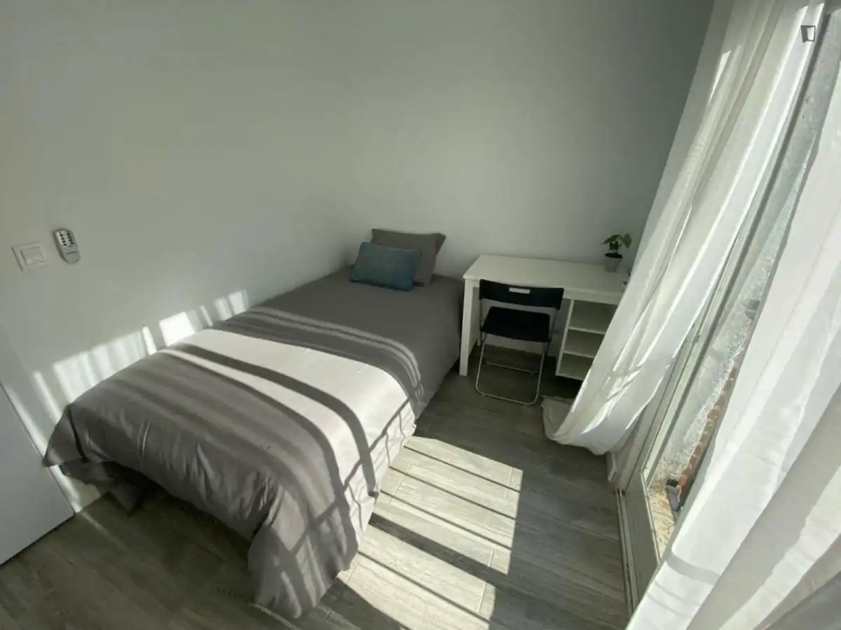 Bedroom of Apartments for share in  Madrid Capital  with Heating, Furnished and Microwave