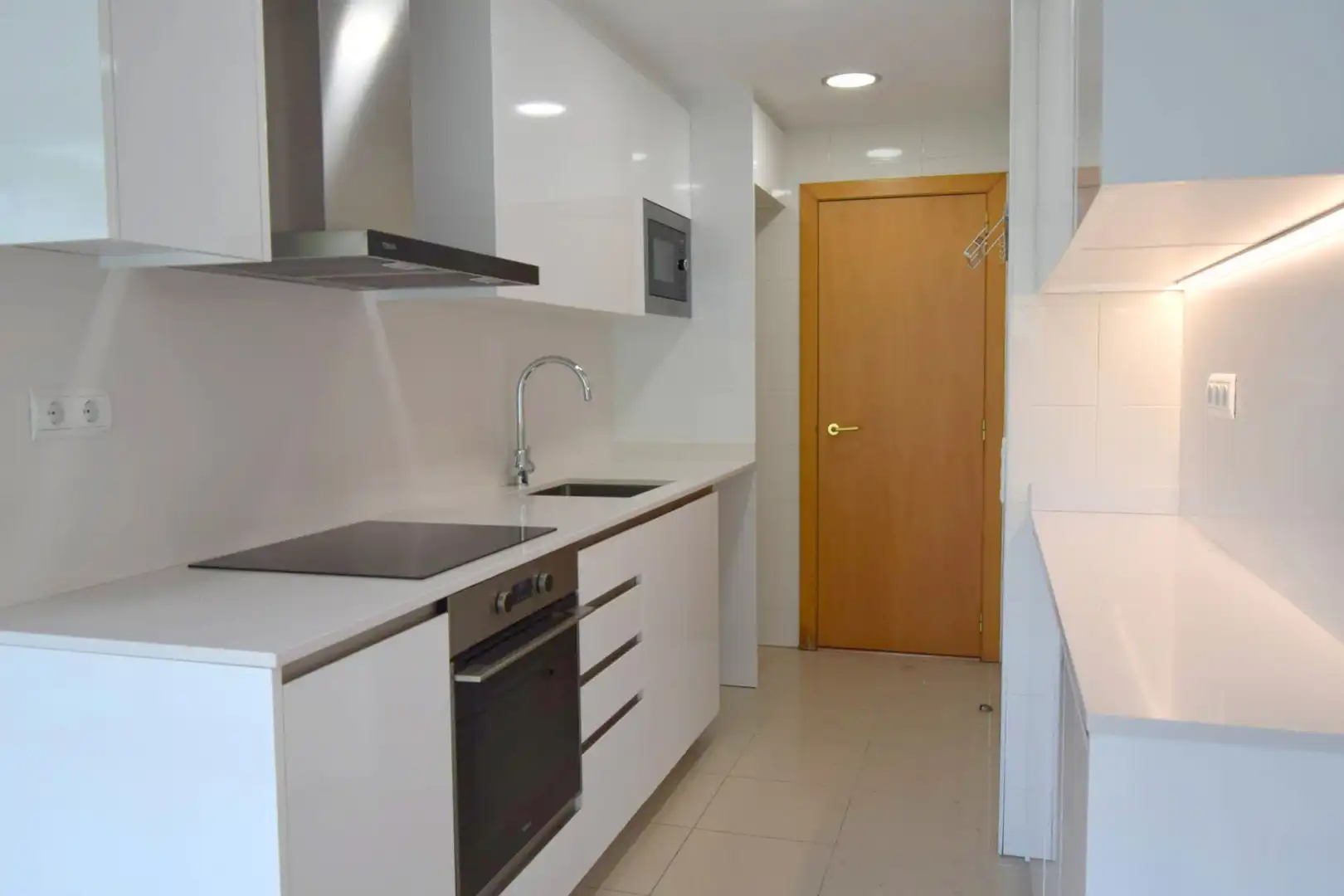 Cuina de Pis en venda en Sant Cugat del Vallès amb Aire condicionat, Calefacció i Parquet