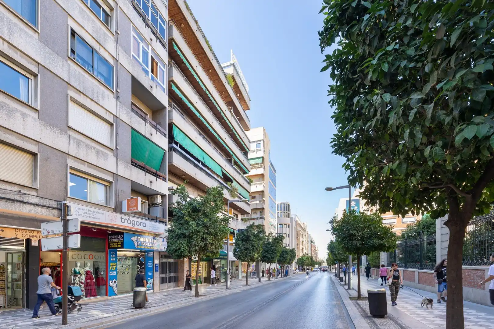 Vista exterior de Piso en venta en  Granada Capital con Balcón