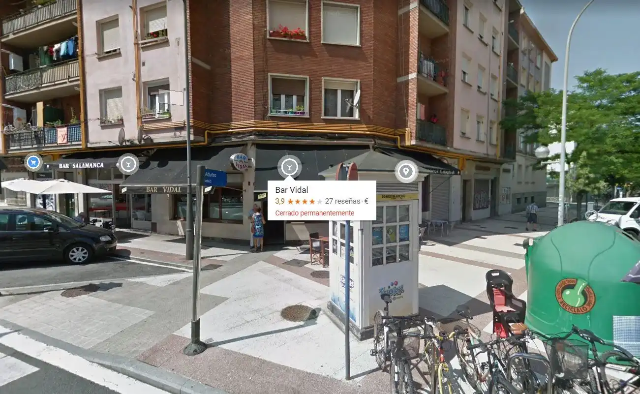 Locale commerciale in affitto a Heraclio Fournier Kalea 26