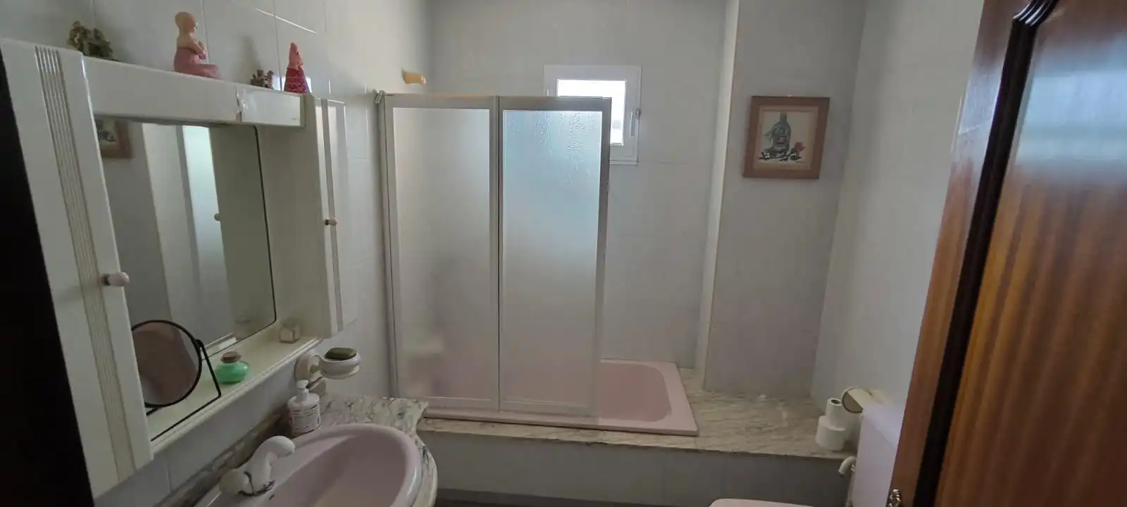 Bathroom of Houses for sale in Vilagarcía de Arousa  with Terrace, Storage room and Furnished