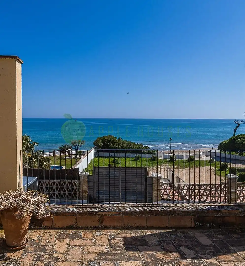 Casa o chalet en venta en Vilanova i la Geltrú con Aire acondicionado, Calefacción y Jardín privado