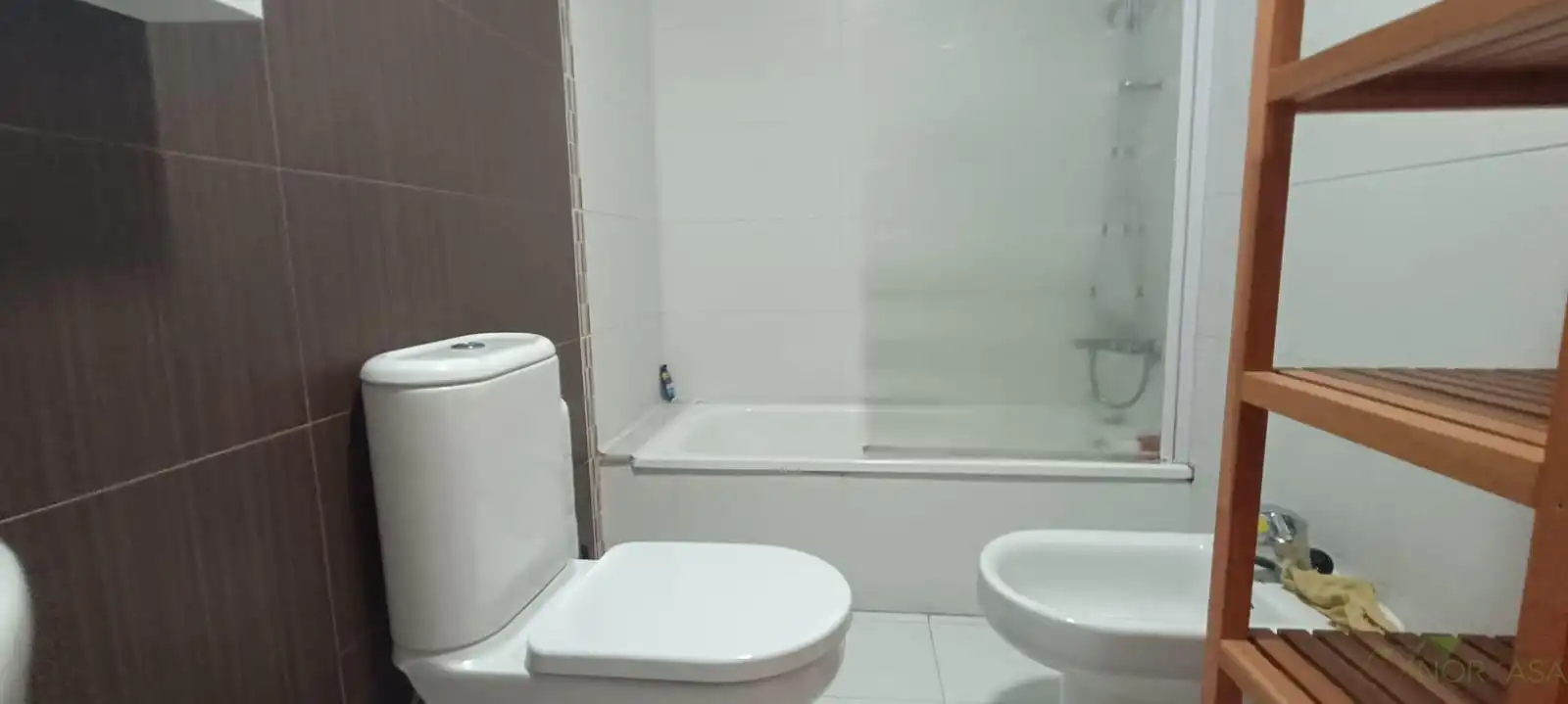 Badezimmer von Wohnung zum Verkauf in Llanera mit Heizung, Parkett und Terrasse