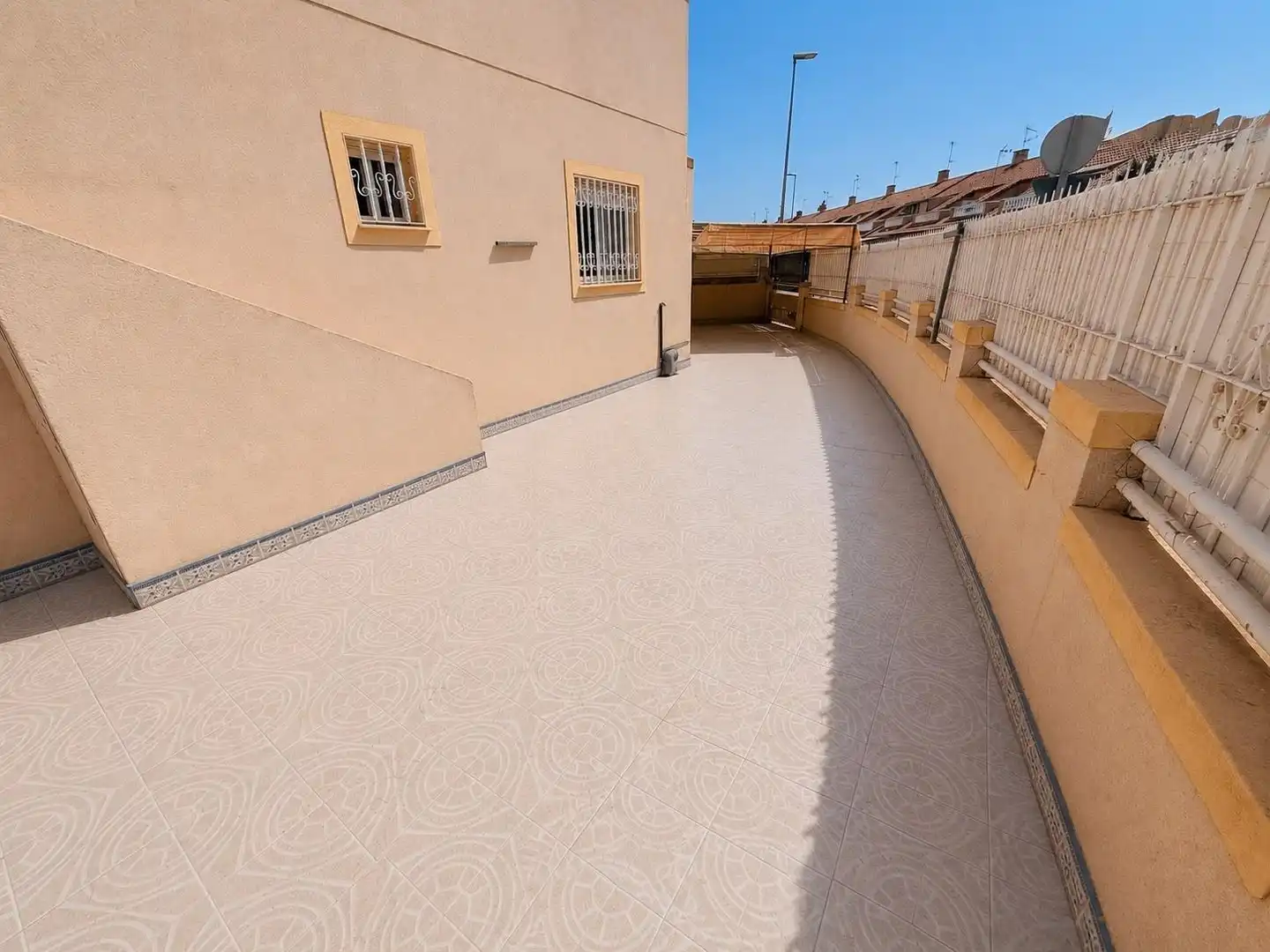 Terrassa de Casa adosada en venda en Los Alcázares amb Jardí privat, Terrassa i Traster