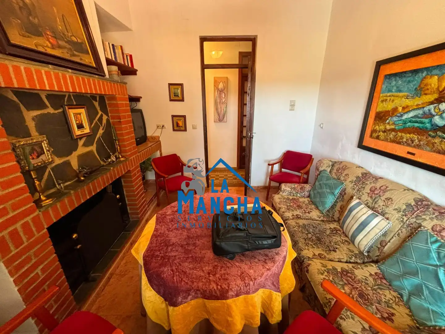 Sala de estar de Casa o chalet en venta en Hoya-Gonzalo con Calefacción, Jardín privado y Amueblado