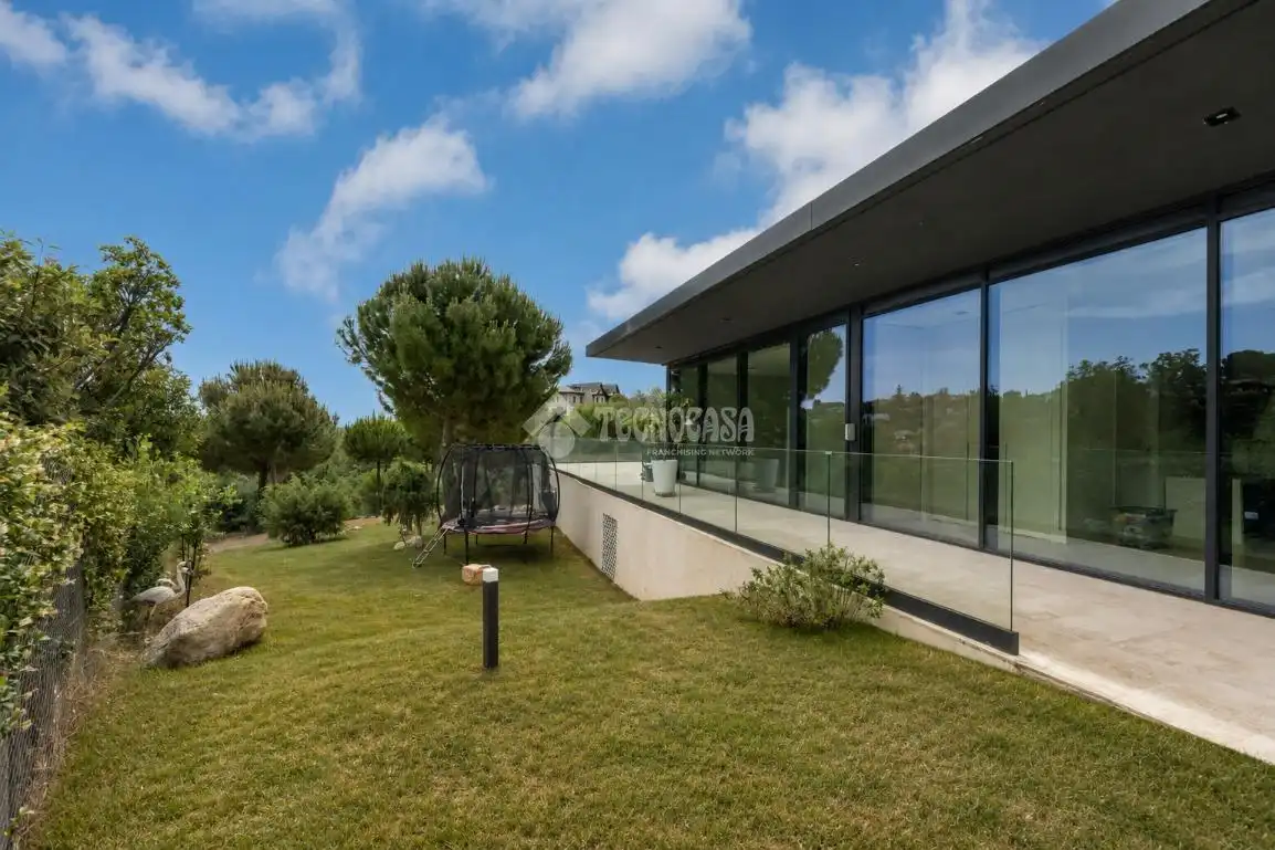 Jardí de Casa o xalet en venda en Torrelodones amb Aire condicionat, Calefacció i Jardí privat