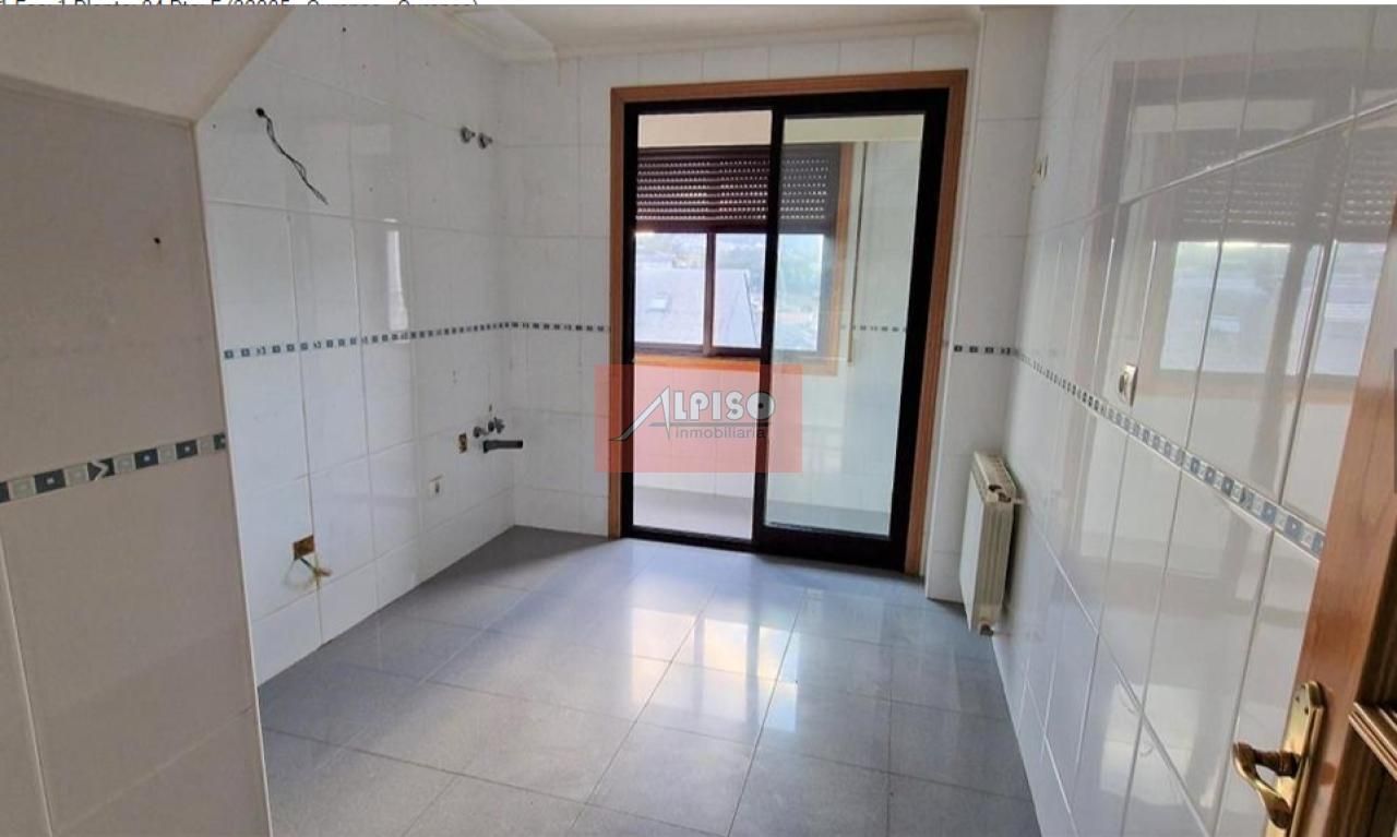 Dúplex en venda en Ourense Capital  amb Calefacció, Parquet i Terrassa
