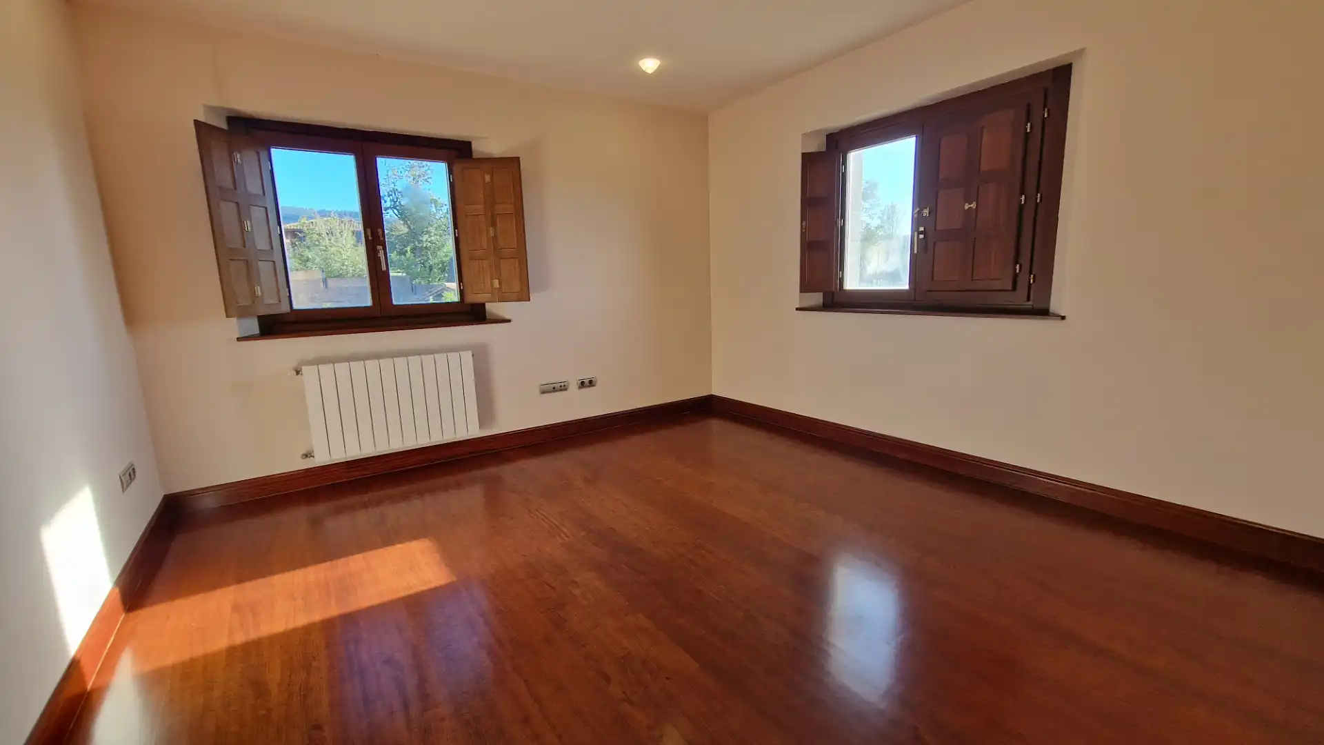 Casa o xalet en venda en Gijón  amb Calefacció, Jardí privat i Parquet