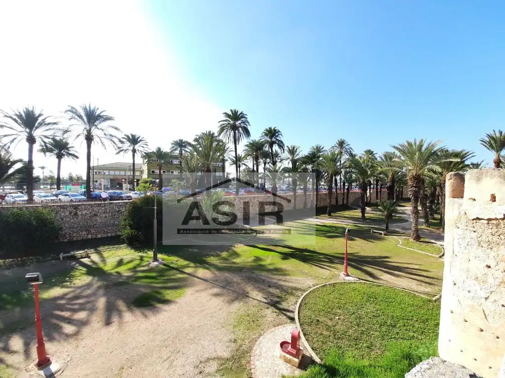 Terreno residencial en venta en Casc Urbà